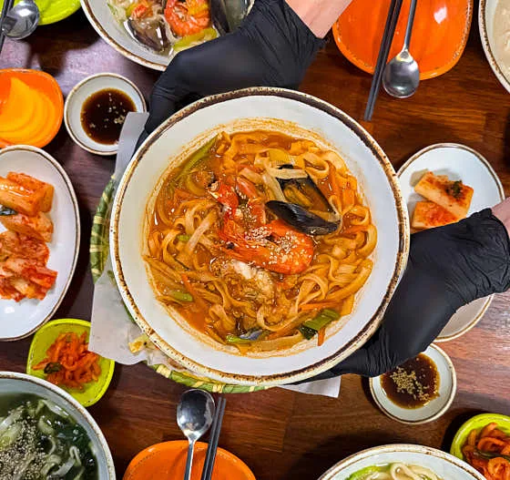 Best Noodle Soup in Aewol - Hayoung Kalguksu (하영칼국수)