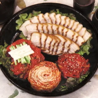 Best pork trotters in Bundang - Hangari Bossam (항아리보쌈)