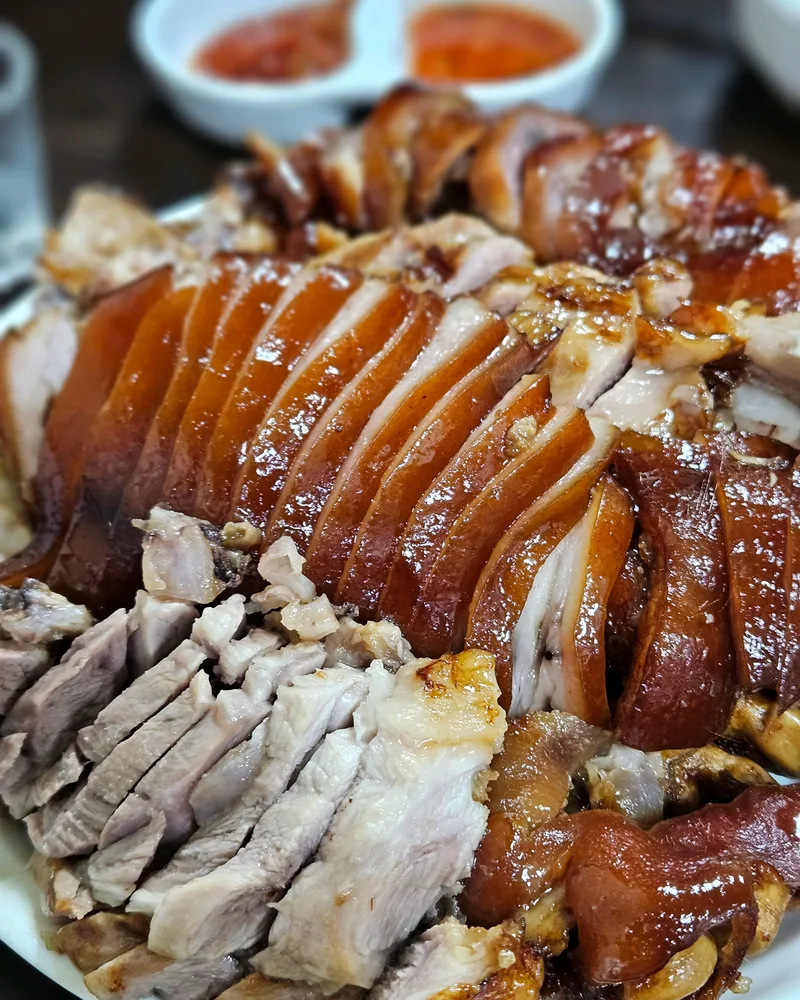 Best Pork Dishes in Dongdaemun - Waglawag Jokbal (와글와글족발)