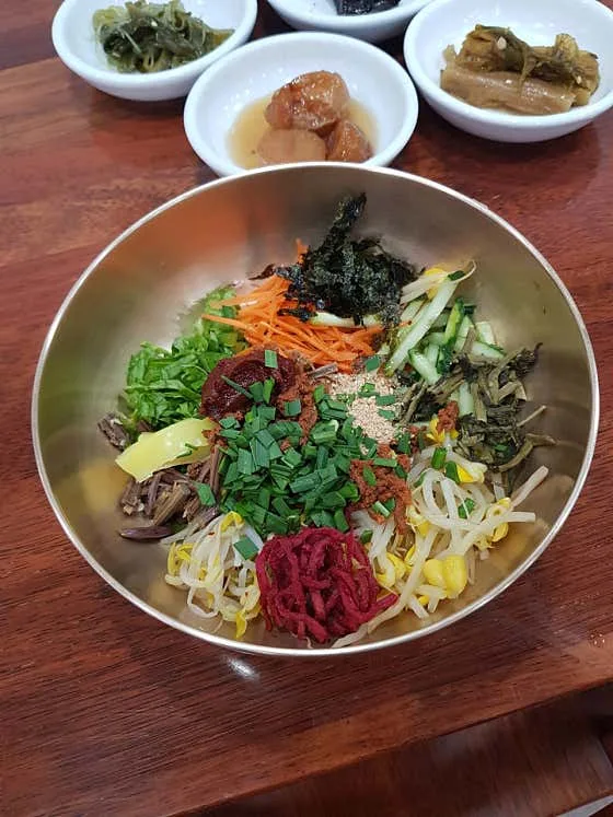 Hasukyeong Gamassot Bibimbap (하숙영가마솥비빔밥)
