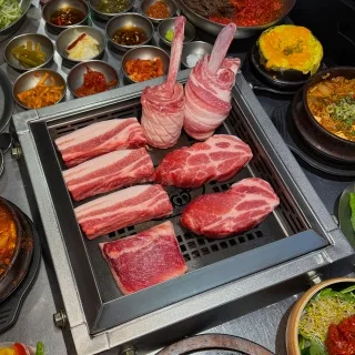 Mejor Pork Belly en Hongdae - 홍대 육지
