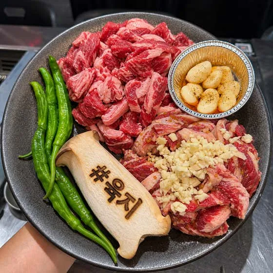 Mejor Pork Belly en Hongdae - 홍대 육지