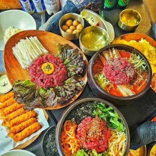 Best Pork Belly in Hwanglidang-gil - Mipo Gisa Sikdang (미포기사식당)