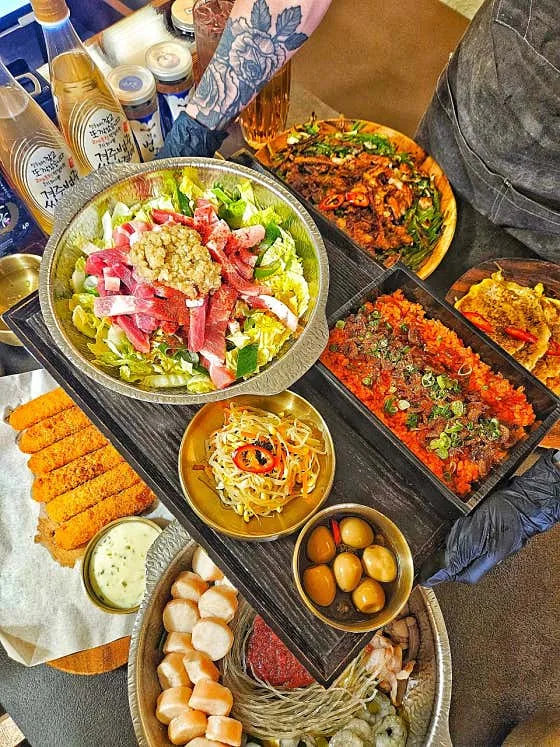 Best Pork Belly in Hwanglidang-gil - Mipo Gisa Sikdang (미포기사식당)