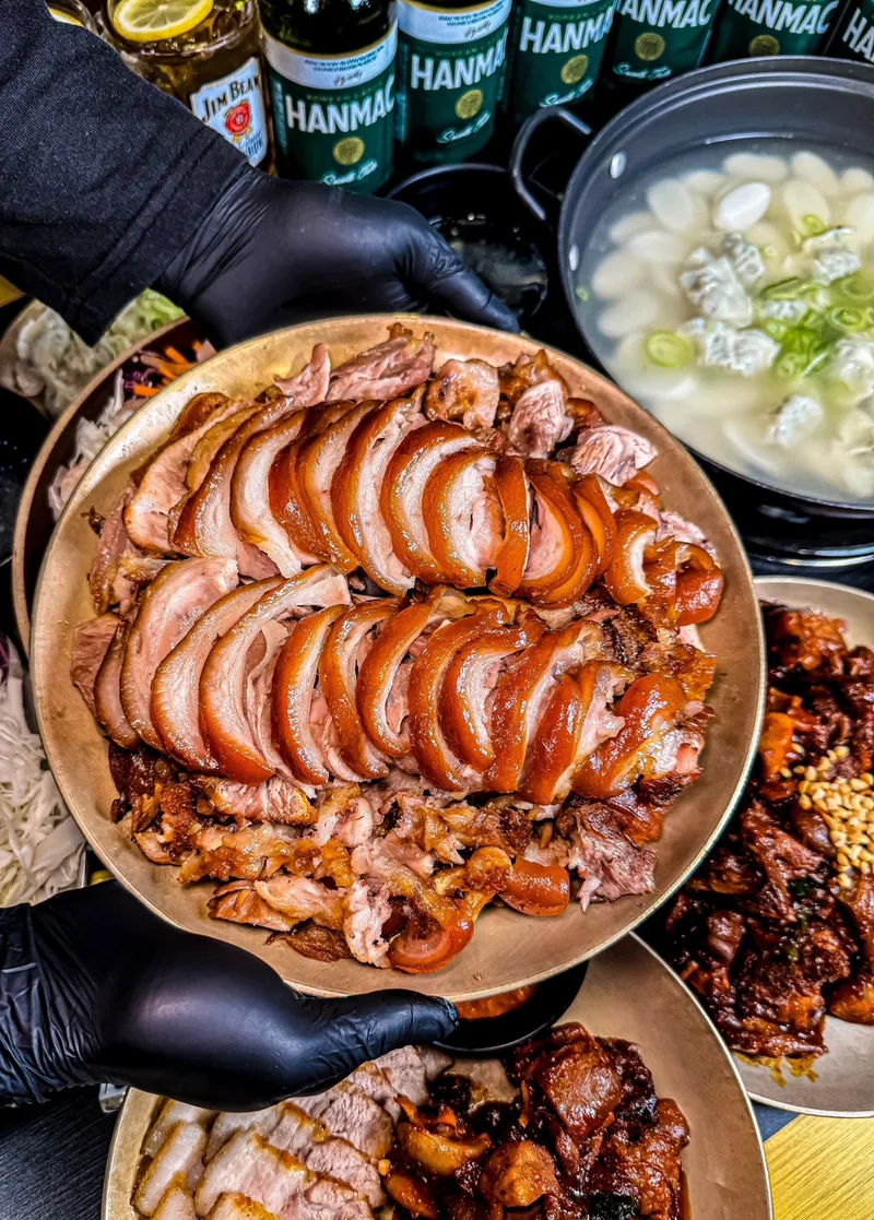 Best pig's trotters in Jamsil - Manjok Ohyang Jokbal (만족오향족발)