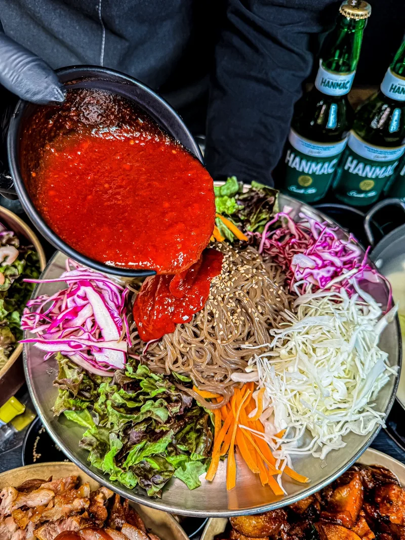 Best pig's trotters in Jamsil - Manjok Ohyang Jokbal (만족오향족발)