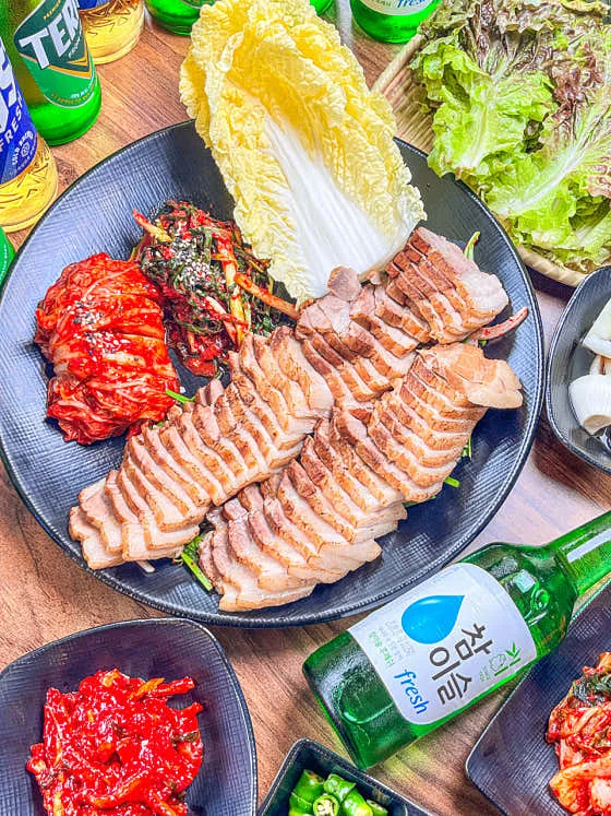 Best pork knuckle in Mangwon - Goryeo Wang Jokbal (고려왕족발)