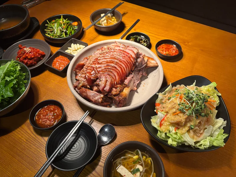 Mejor Pork Dishes en Nonhyeon - 리북집 논현본점