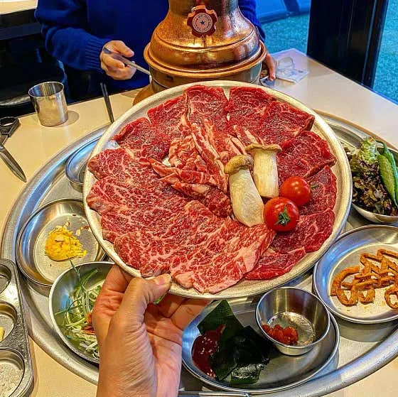 Best beef ribs in Sinchon - Jaengbanjip 8292 (쟁반집8292 신촌점)