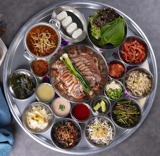 Mejor pork trotters en Sinrim - 완미족발 서울신림점