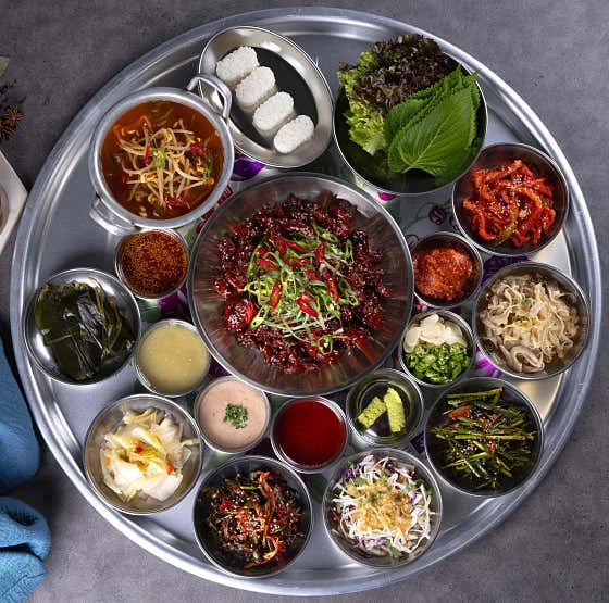 Mejor pork trotters en Sinrim - 완미족발 서울신림점