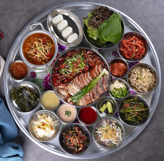 Mejor pork trotters en Sinrim - 완미족발 서울신림점