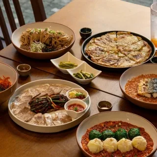Best Bibimbap in Yeonnam - Jincheong Yujeom (진청유점)