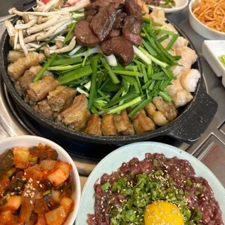 Best intestines in Yuseong - Byeokdol Gopchang (벽돌곱창)