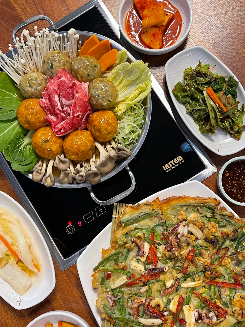 Best Korean Noodle Soup in Bupyeong - Gullimi Bupyeong Bonjeom