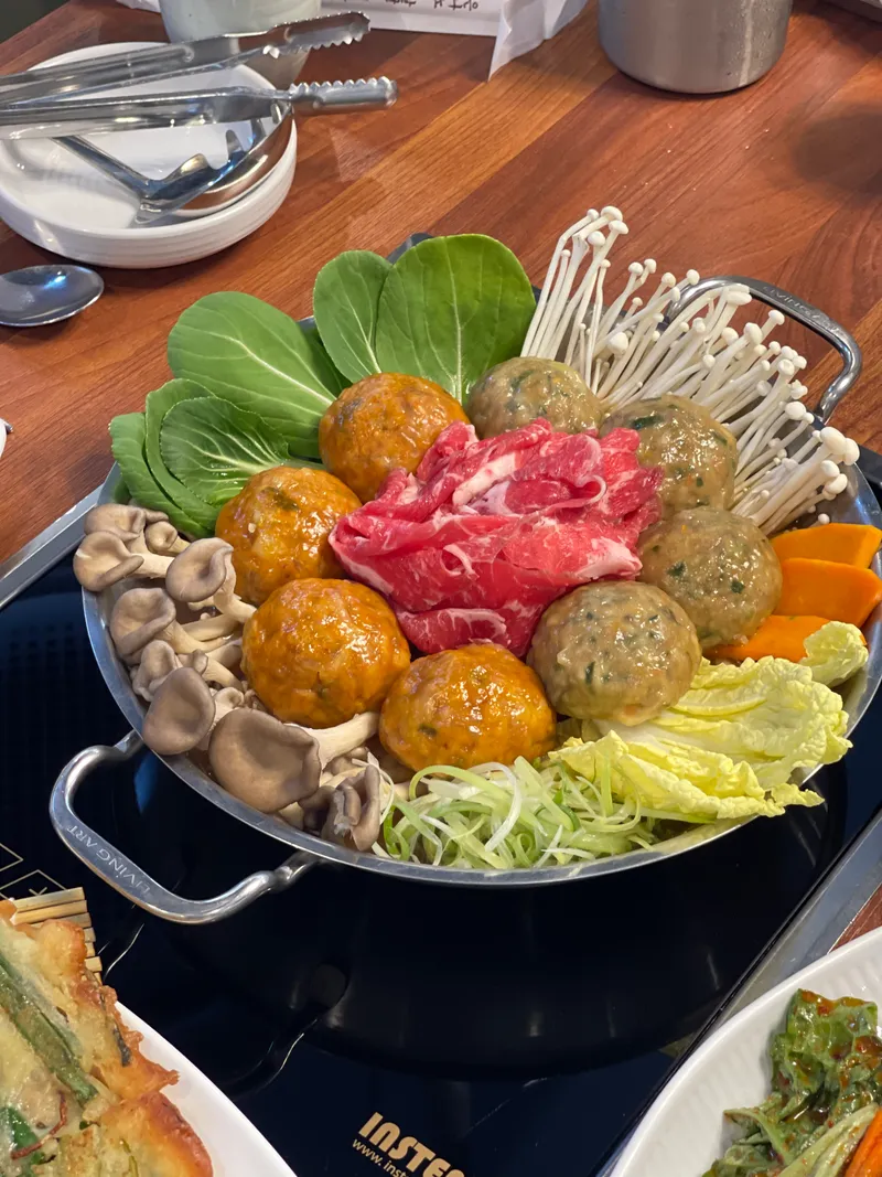 Best Korean Noodle Soup in Bupyeong - Gullimi Bupyeong Bonjeom