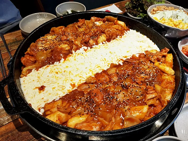 Mejor Korean BBQ en  - 고수닭갈비