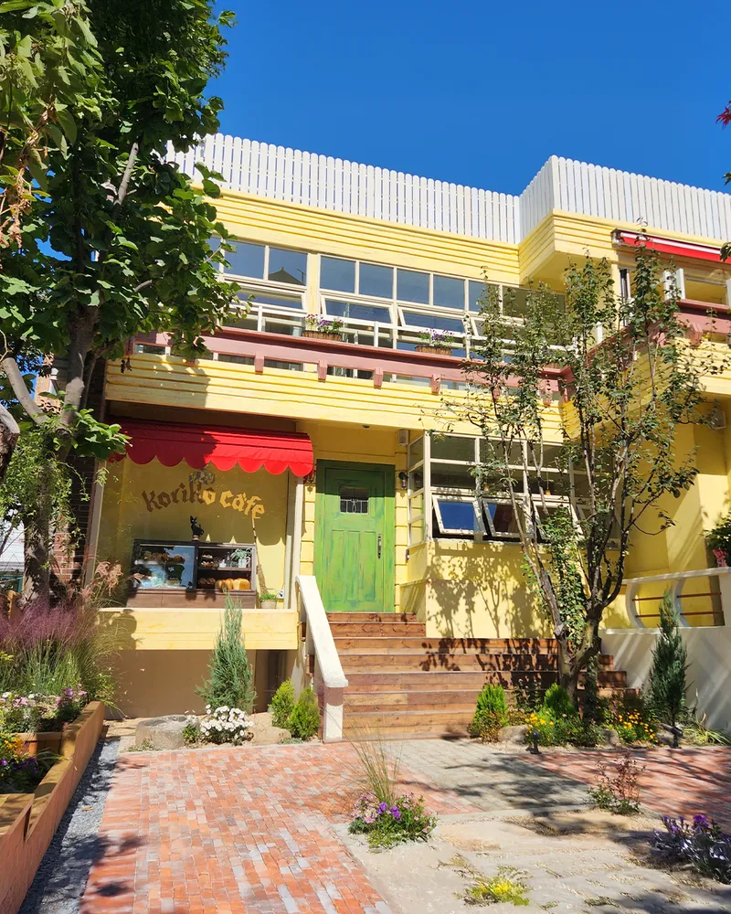 Mejor coffee shop en Yeonnam - 코리코카페 연남점