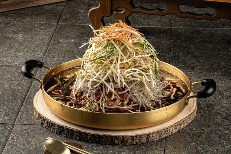 Mejor Cold Noodles en Hwangnidan-gil - 황남정 황남갈비 경주황리단길본점