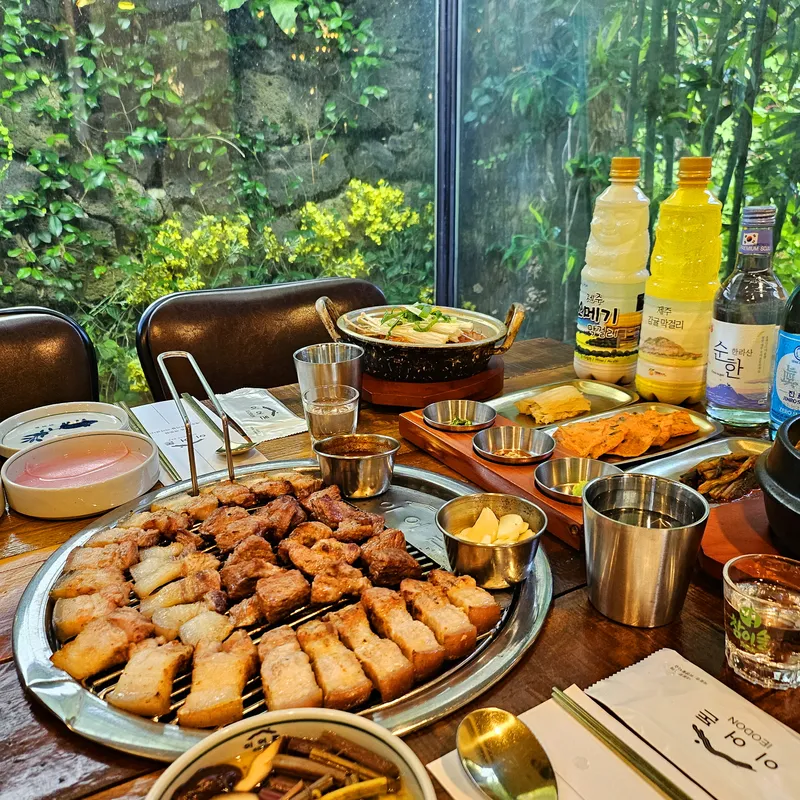 Best Korean BBQ in  - Ieodon Seongsan Heukdwaeji
