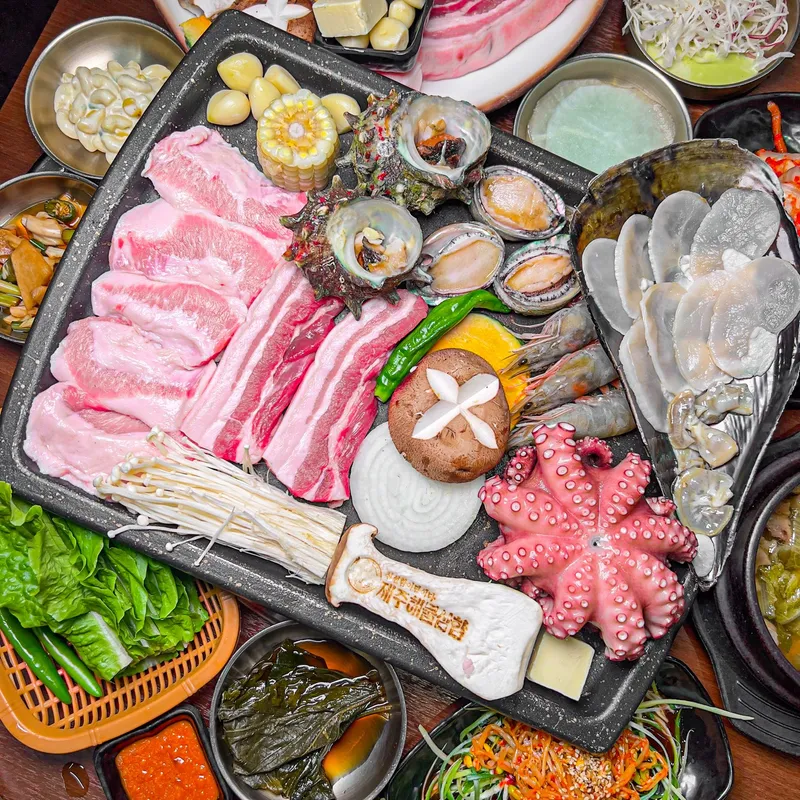 Heukdwaeji Haemul Samhap Seogwipo Olle Market