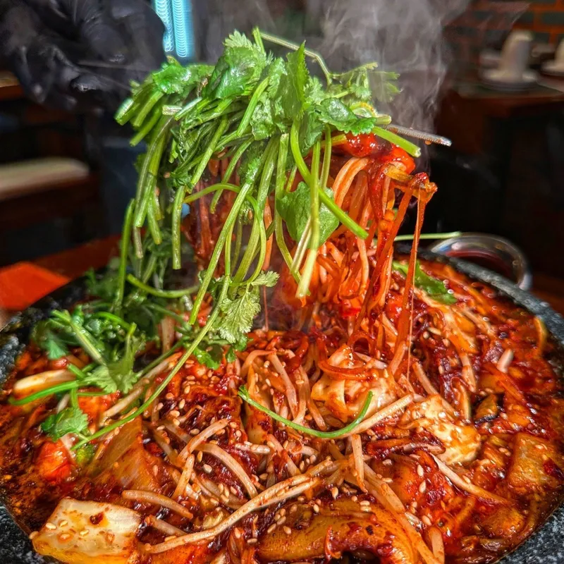 Best Chinese noodle dish in Hyehwa - Haepiniseu Daehakro Branch