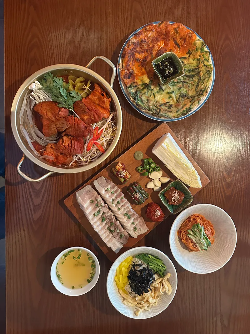 Hwanyoung Gaekridan-gil Bonjeom