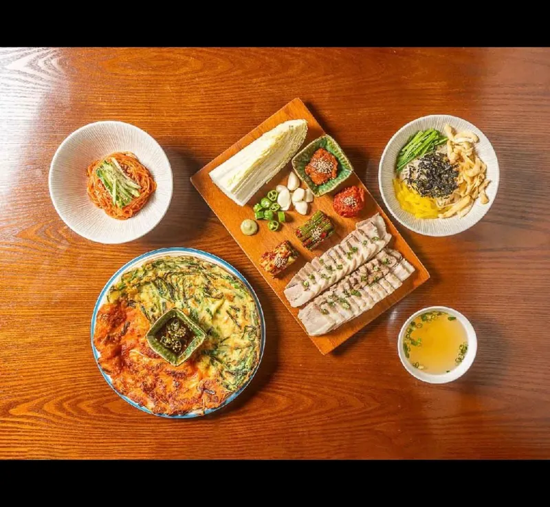 Mejor Bo ssam en Guest House - 화녕 객리단길본점