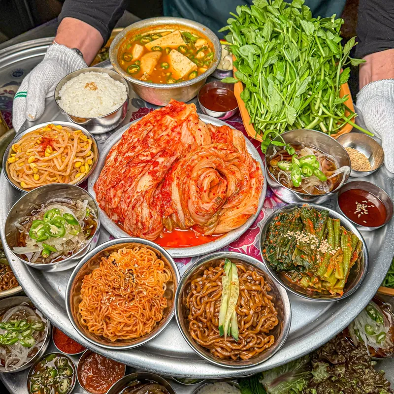 Mejor Cold Noodle en Bupyeong - 목구멍 동암점