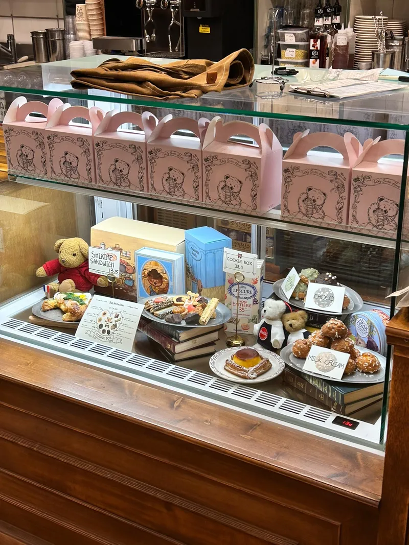 Mejor cafe en Yeouido - 테디뵈르하우스 더현대서울점