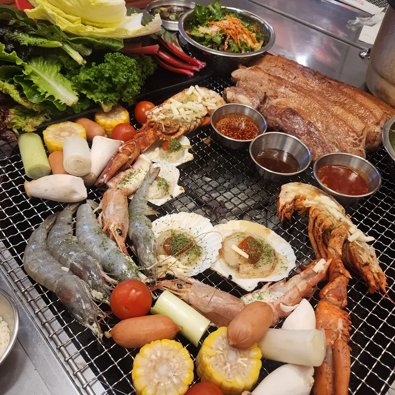 Mejor Pork Dishes en  - 빨간의자집 강남역점