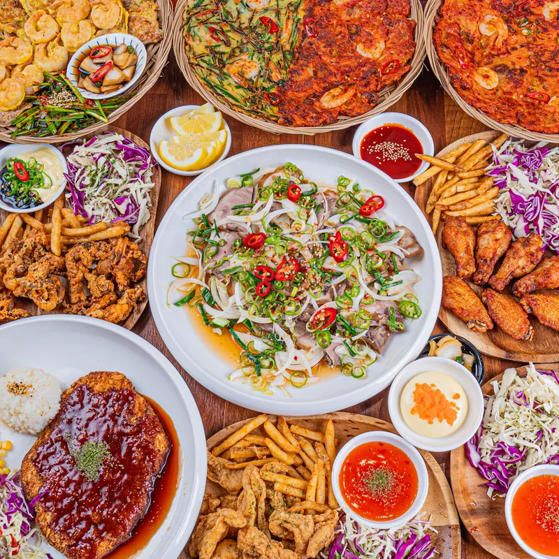 Best Bo-saam in Sangmu Area - Seosik Gwangju Ssangchon Branch