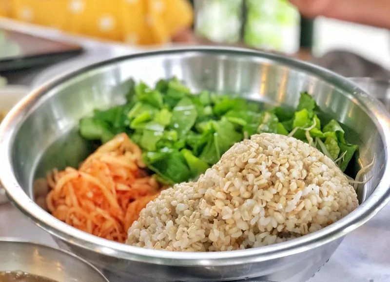 Mejor Mixed Rice Bowl en Yuseong - 솔밭묵집
