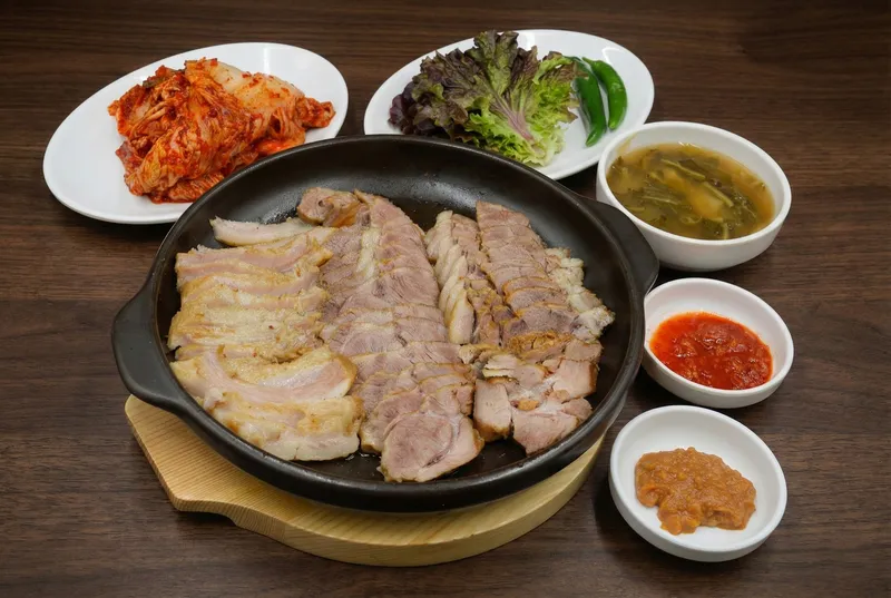 Best Boiled Pork Belly in Yonnam - Songgane Gamjatang Yeonnam Bonjeom