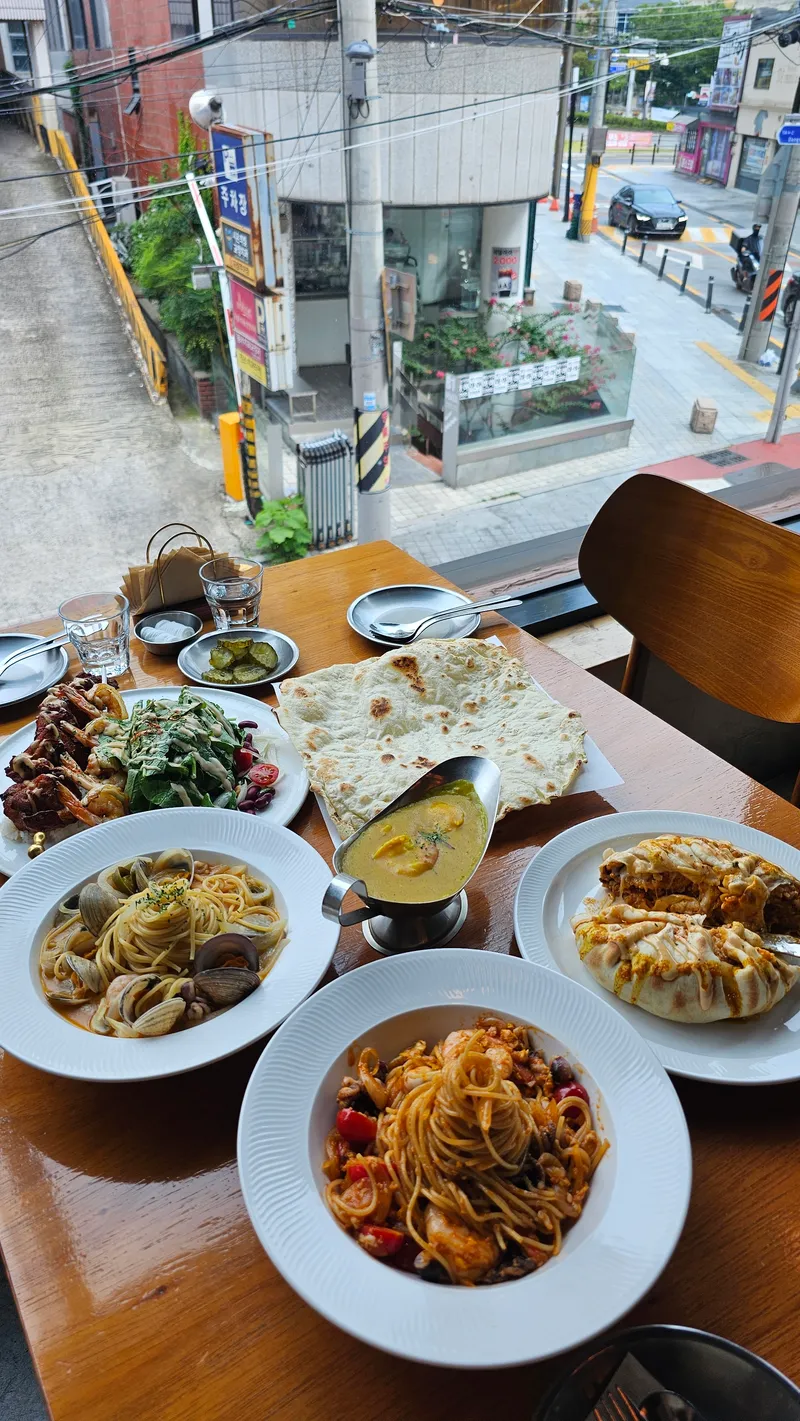 Best Chicken in Dongseongno - Rama and Babana Dongseongno Main Branch