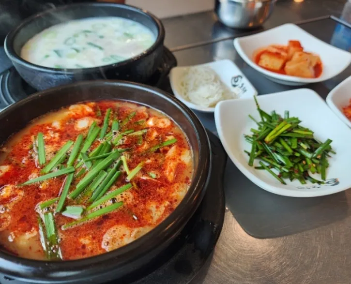 Mejor Korean rice bowl en Hongdae - 돈수백 홍대직영점