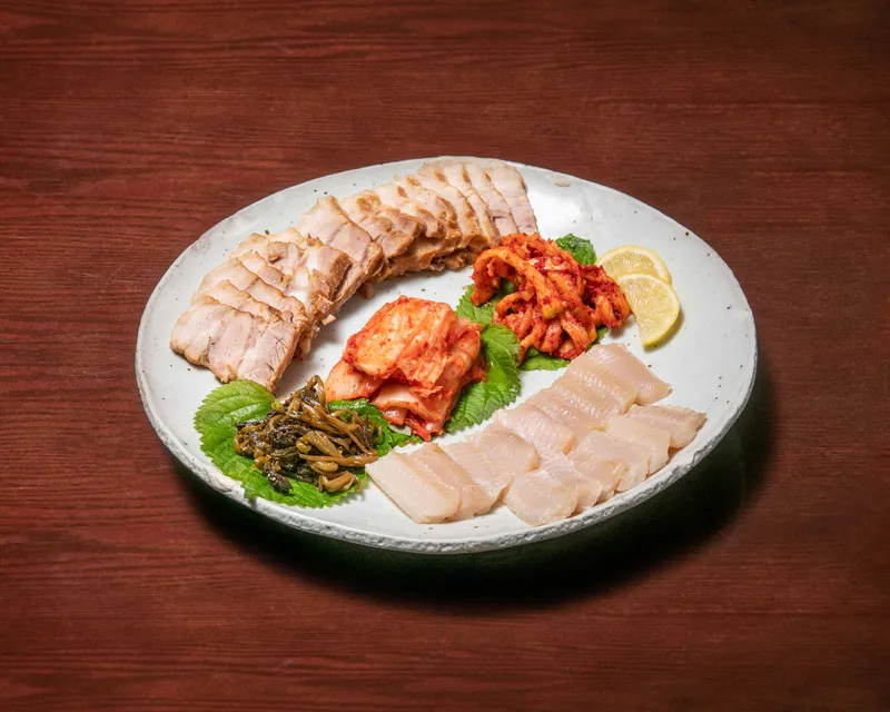 Mejor Pork Dishes en  - 노랑저고리 한정식