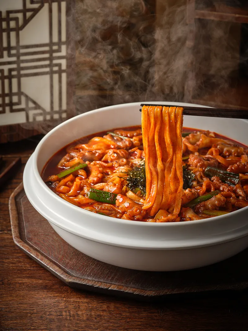 Best Spicy Stir-Fried Noodle in Hwangryeongdan-gil - Silla Jemyeon