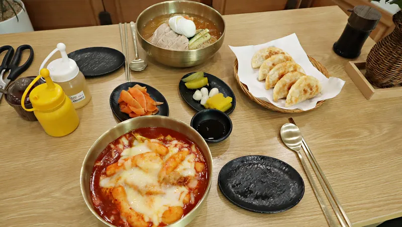 Mejor Spicy Rice Cake en Hwangnidan-gil - 황남만두 황리단길점