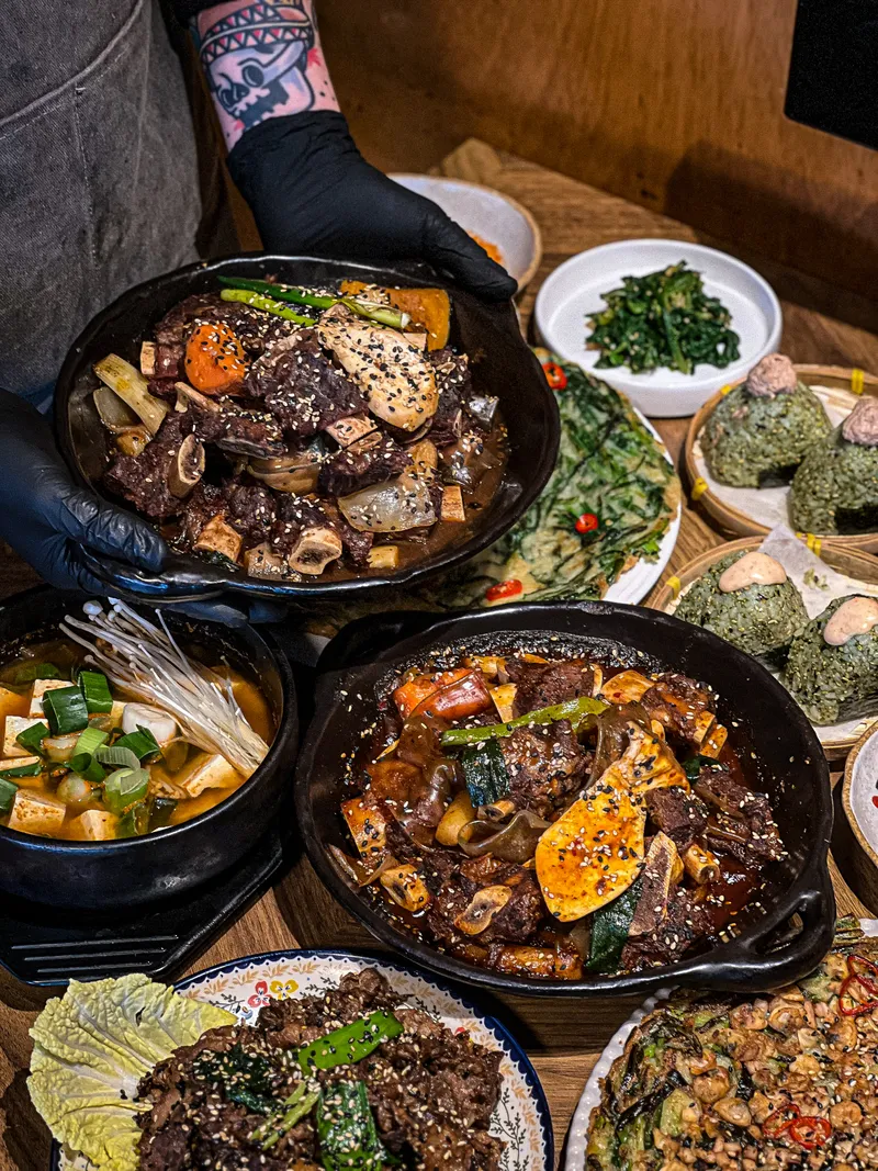 Mejor stew en Hwangryeongdan-gil - 포석로 소갈비찜