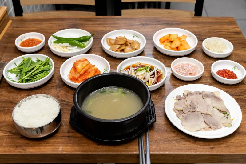 Best Pork Soup in Nampong-dong - Jeil Dwaeji Gukbap