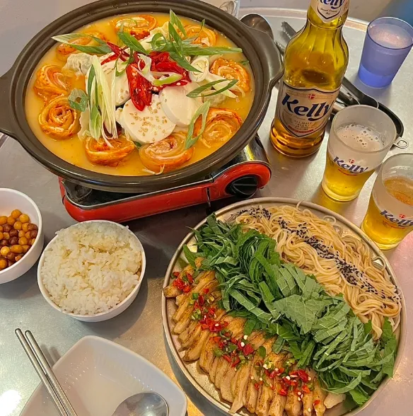 Best stew in Itaewon - Gimsillyeok Pocha
