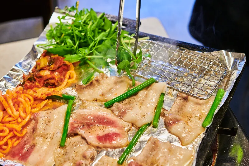 Mejor raw intestine dish en Seogwipo - 괸당집 서귀포신시가지점