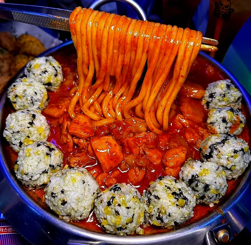Mejor Gopdori Tang en Songdo International Business District - 조우곱도리탕 인천송도타임스페이스 본점
