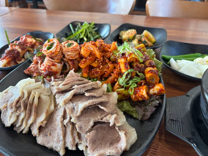 Mejor Pig's Foot Soup en Jeonpo - 흥부돼지국밥 전포본점