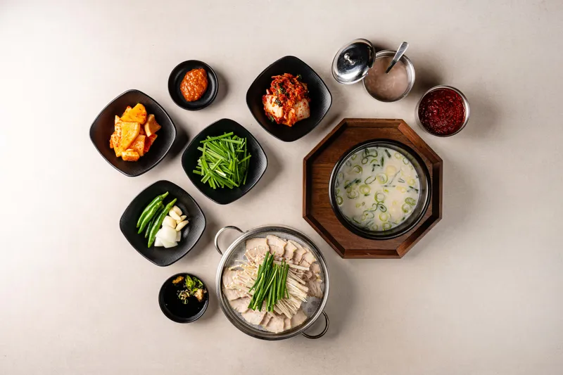 Mejor Pig's Foot Soup en Jeonpo - 흥부돼지국밥 전포본점