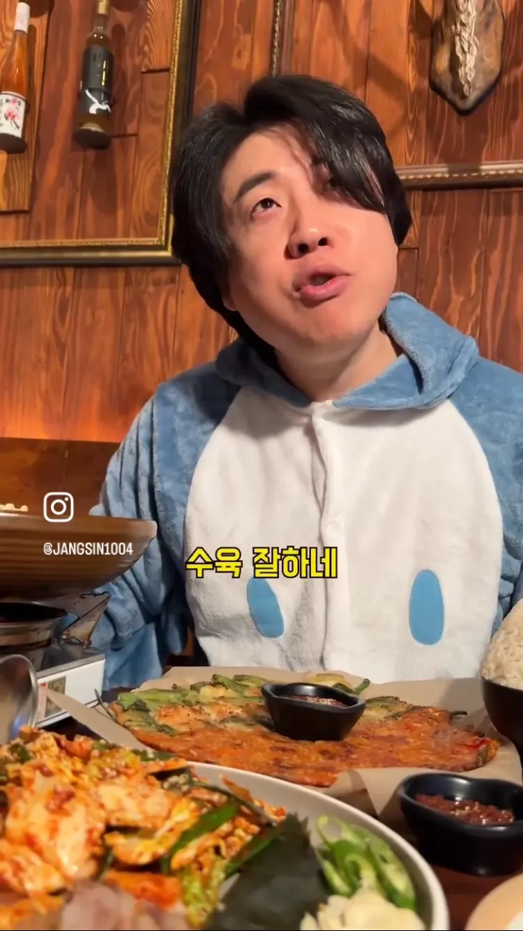 Best silkworm pupae in Shinchon - Bueongisanjang Sinchon Branch
