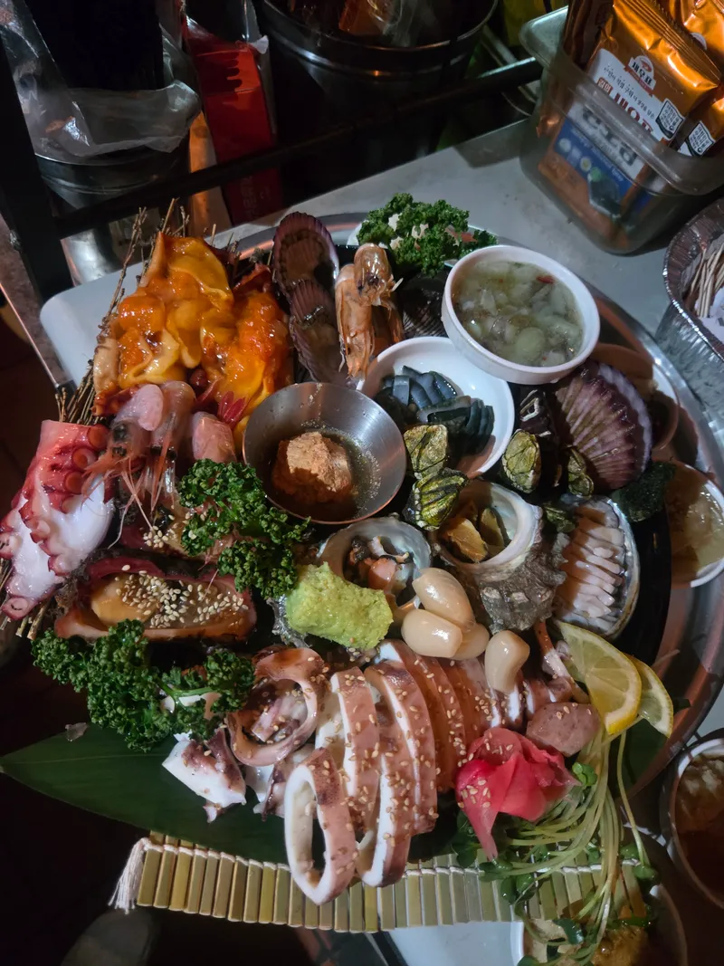 Mejor Raw fish en Chungjang-ro - 독도집 광주공원점
