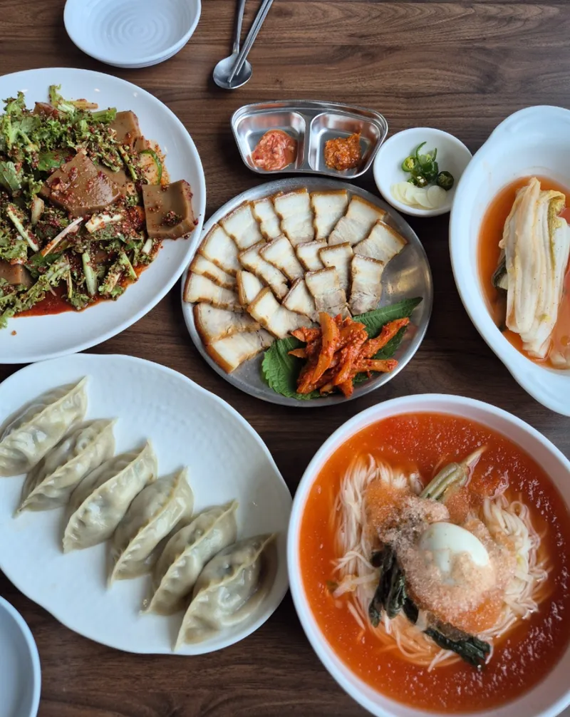 Mejor Noodles en  - 죽여주는동치미국수 성수직영점