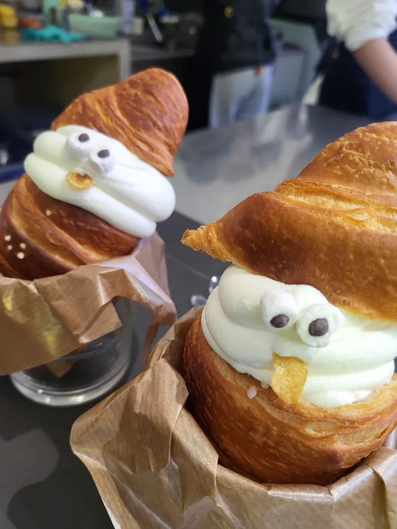 Best Cafe in  - CAFE DUMBO